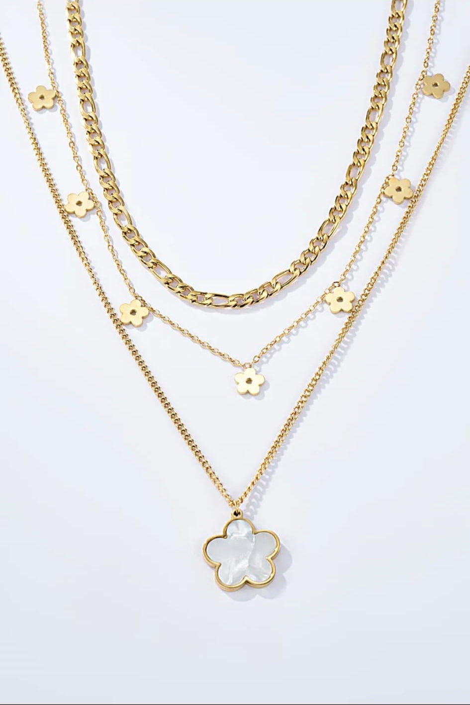 Ketting met Drie Kettingen en Bloemenmotief