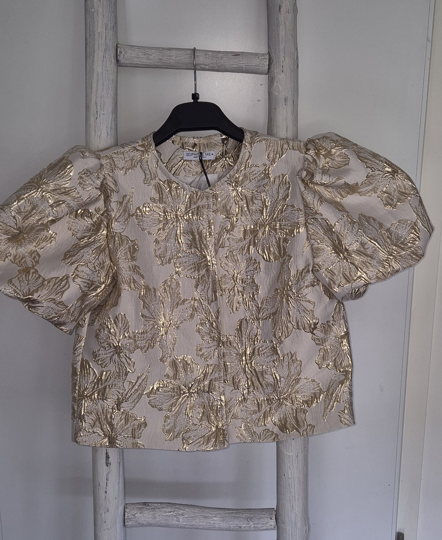 Elegante Top met Gouden Bloemenprint en Pofmouwen