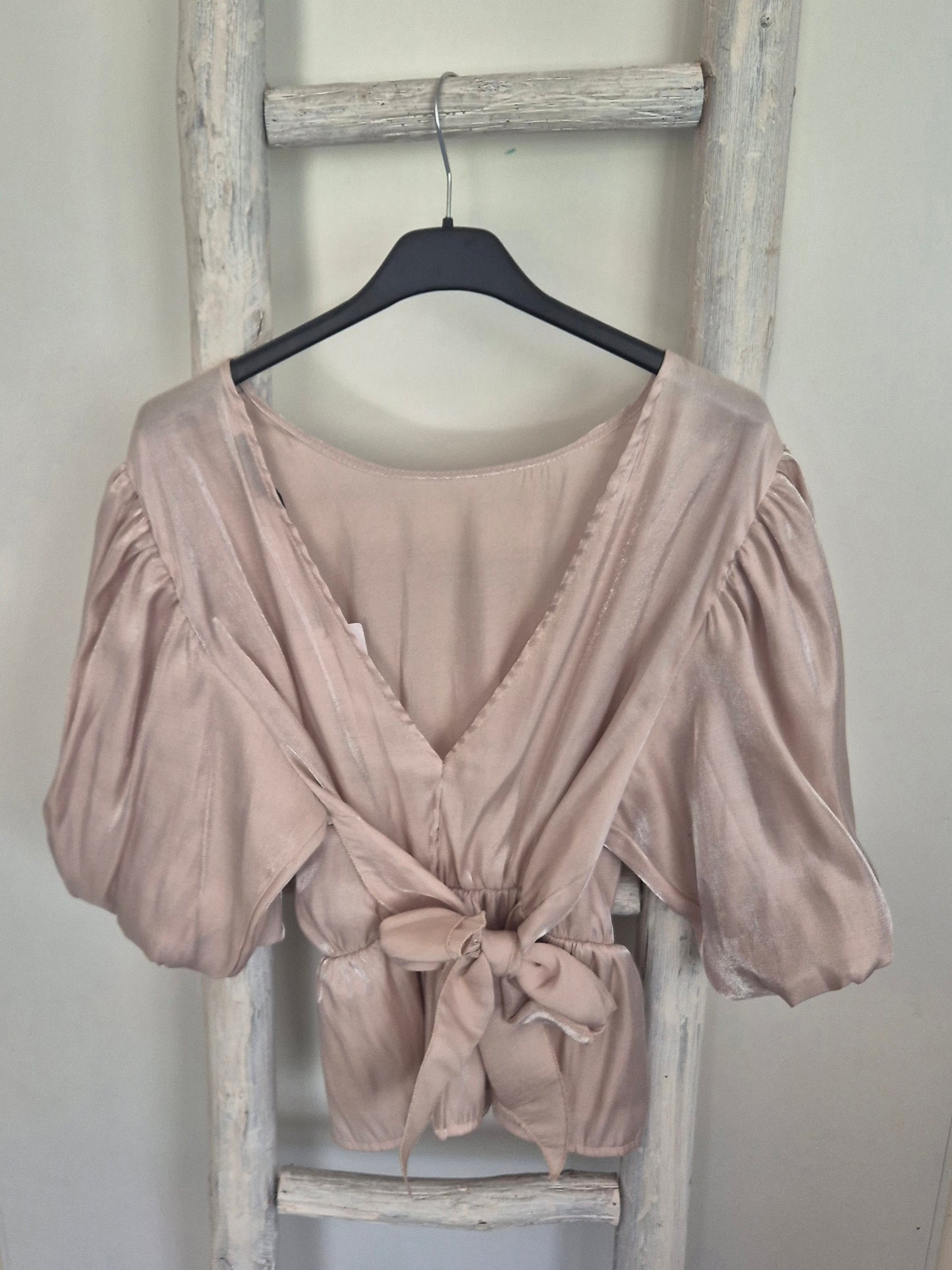 Blouse met strik en open rug